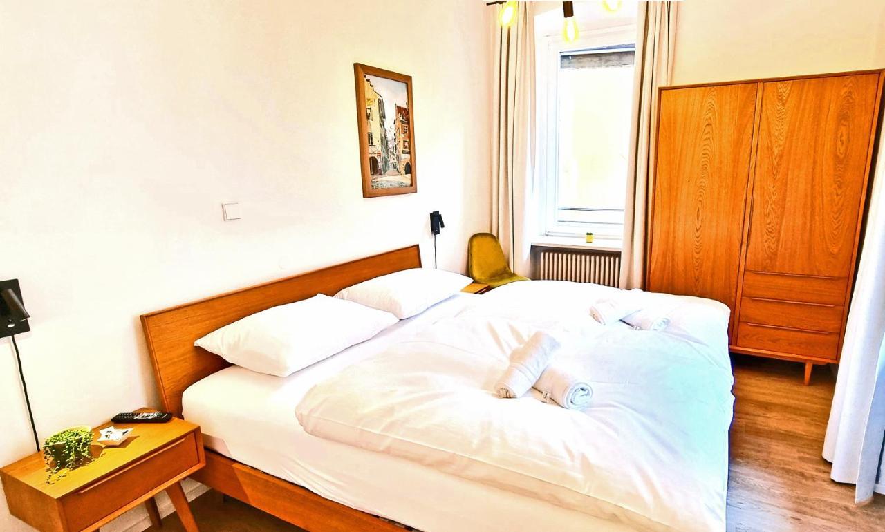 Apartment Emilie With Parking Historic Center *